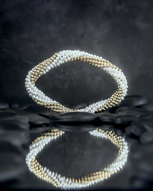 Elizabeth Pearl & Gold Bracelet